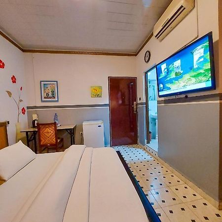 Hotel Relax Kinshasa Buitenkant foto