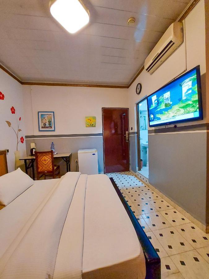 Hotel Relax Kinshasa Buitenkant foto