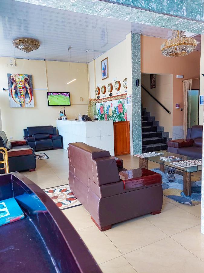 Hotel Relax Kinshasa Buitenkant foto