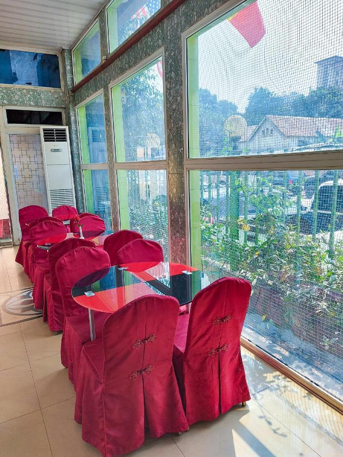 Hotel Relax Kinshasa Buitenkant foto