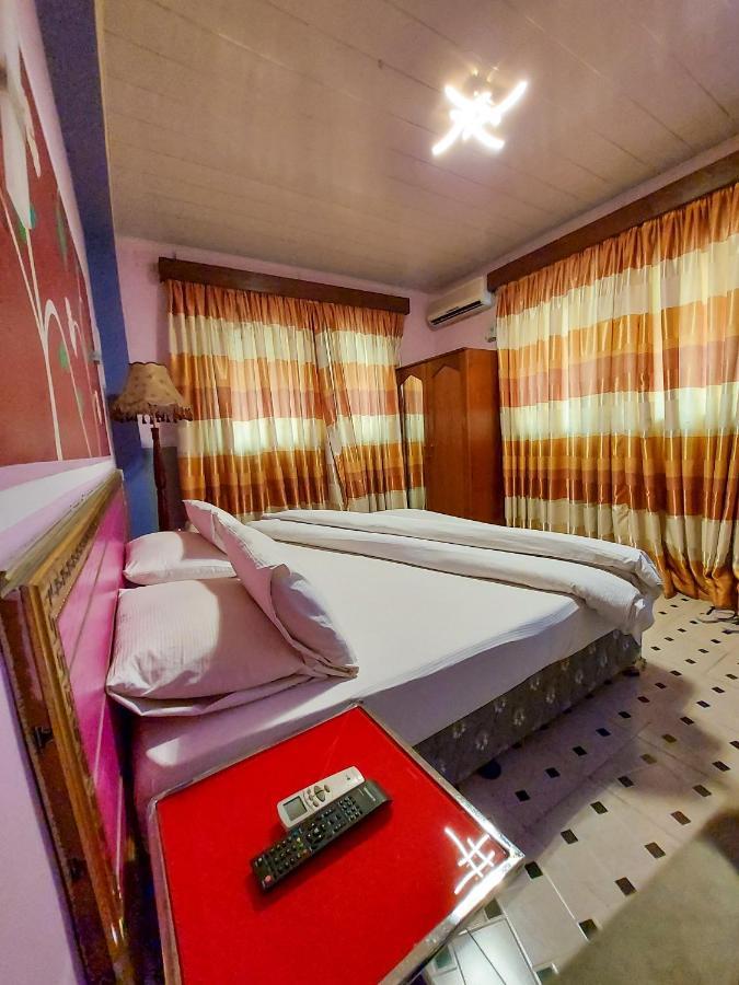 Hotel Relax Kinshasa Buitenkant foto