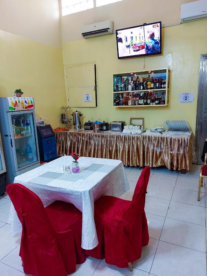 Hotel Relax Kinshasa Buitenkant foto