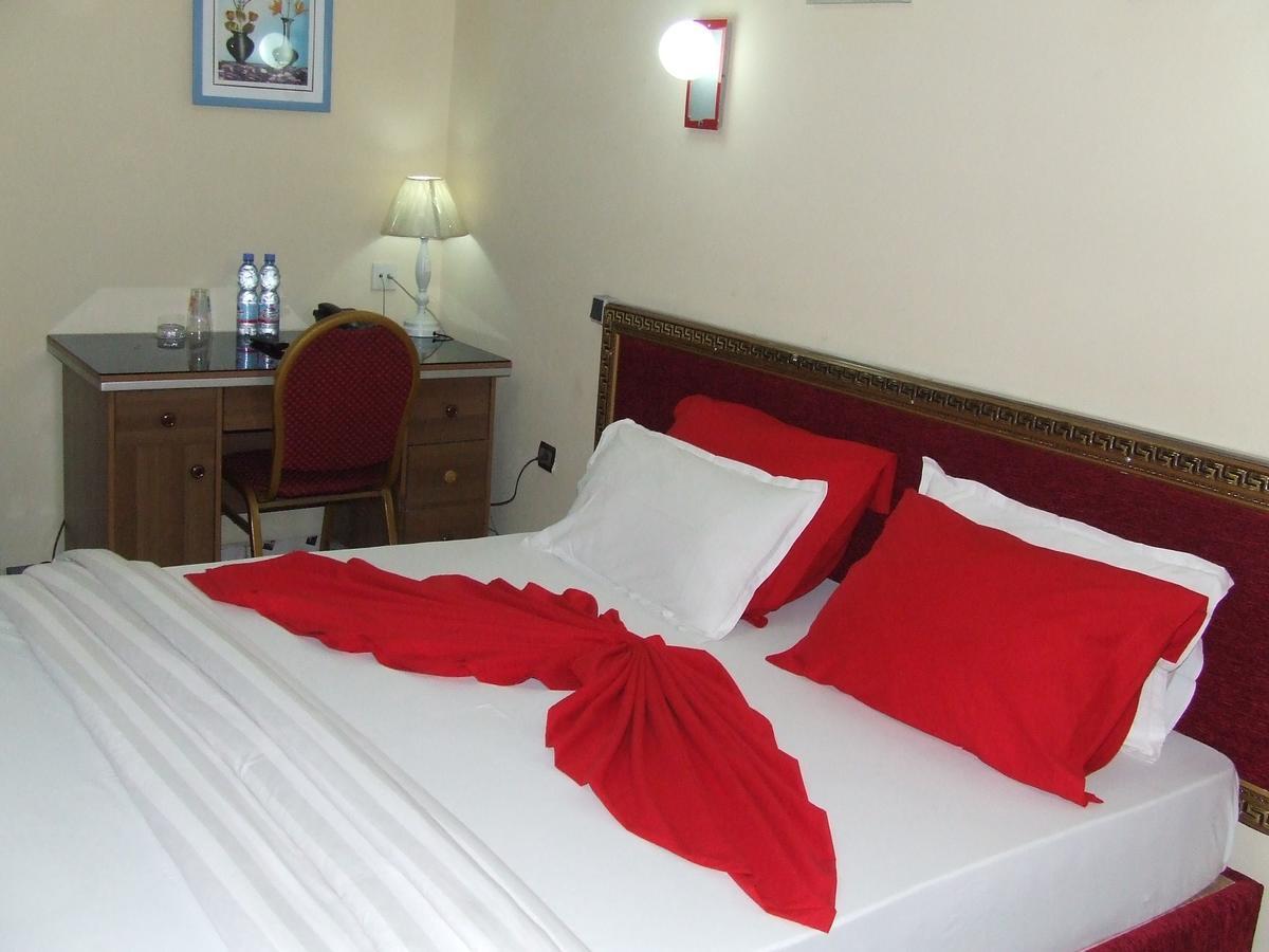 Hotel Relax Kinshasa Buitenkant foto