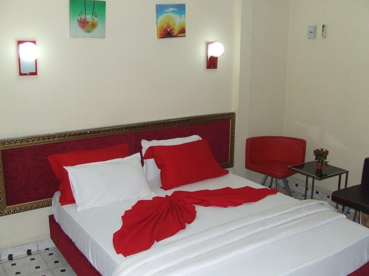 Hotel Relax Kinshasa Buitenkant foto