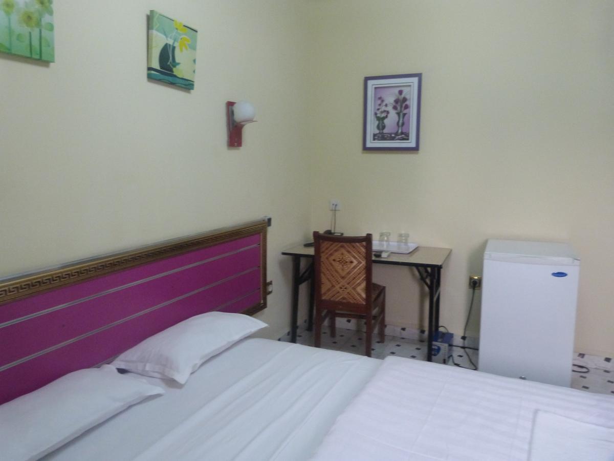 Hotel Relax Kinshasa Buitenkant foto